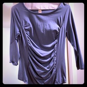 Ruched shirt, excellent condition.